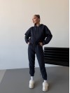 Женский спортивный костюм на флисе графитового цвета 30106