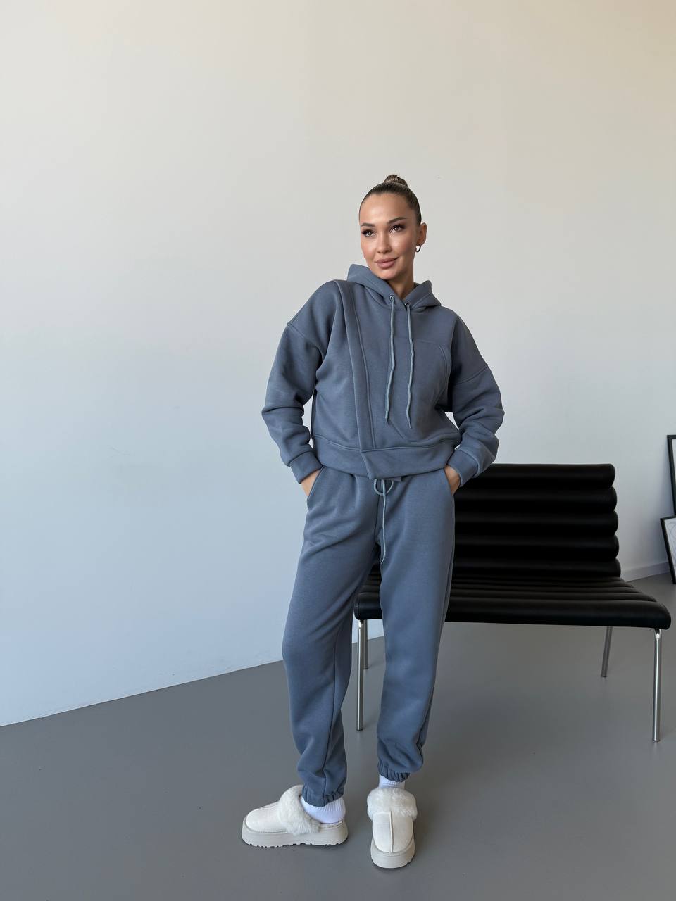 Жіночий спортивний костюм на флісі сірого кольору 30107