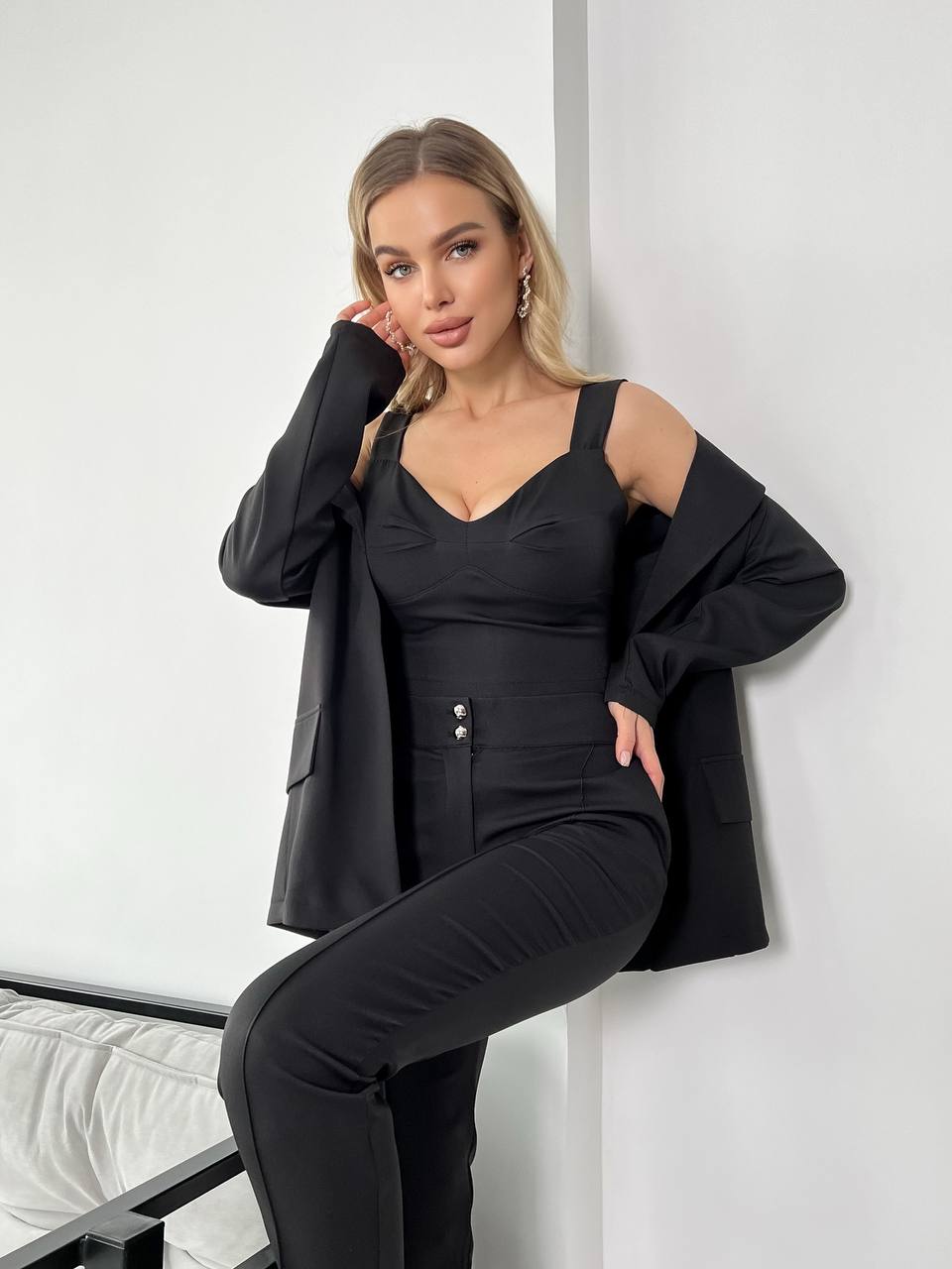 Женский стильный костюм-тройка черного цвета 25774