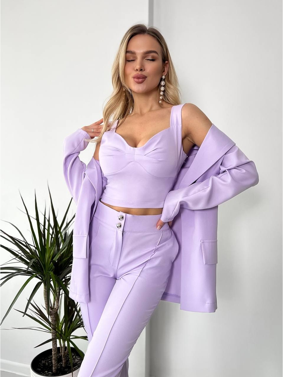 Женский стильный костюм-тройка лавандового цвета 25776