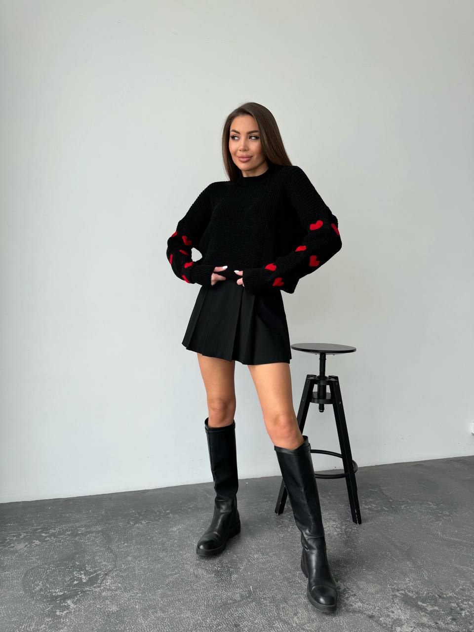 Женский свитер оверсайз черного цвета 26920