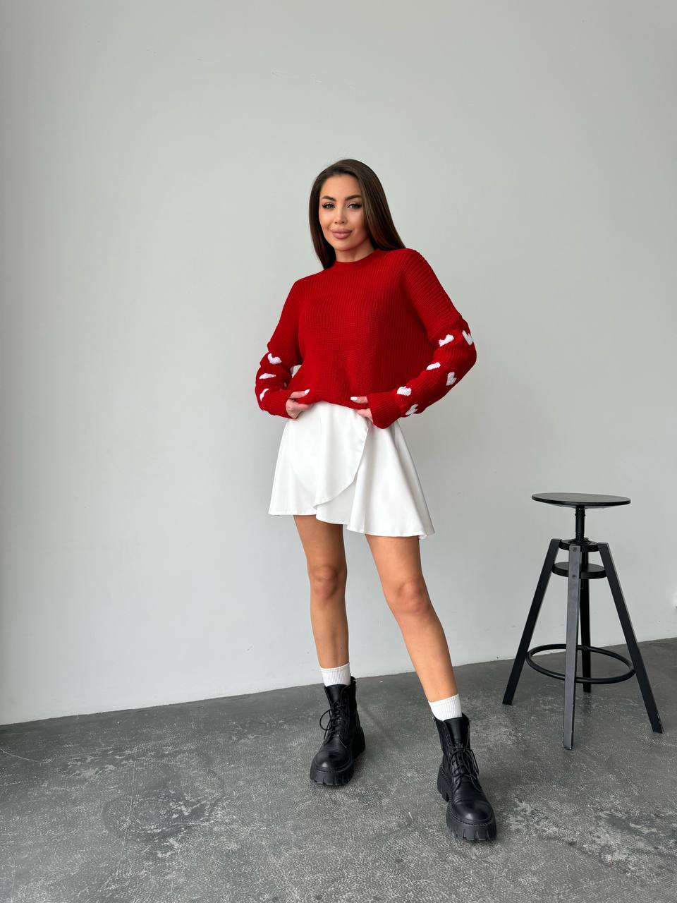 Жіночий светр оверсайз червоного кольору 26921 АО