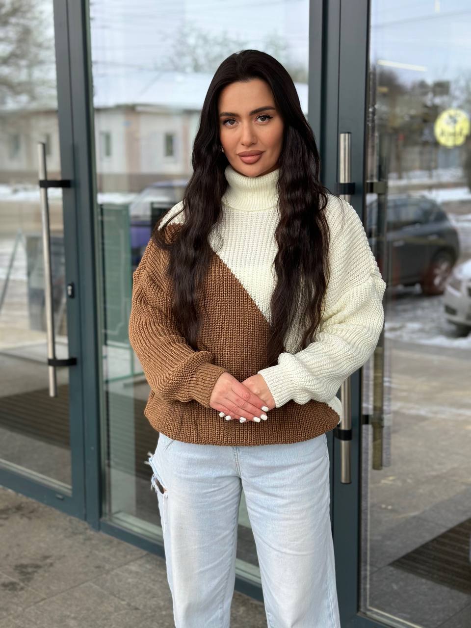 Сукня міні з дрібної в'язки кавового кольору 30293