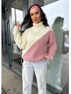 Жіночий светр із горловиною молочно-пудрового кольору 30292