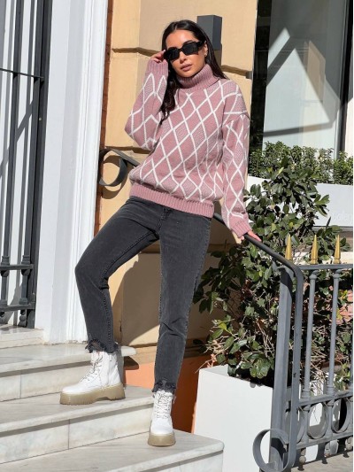 Жіночий светр із горловиною рожевого кольору 30483