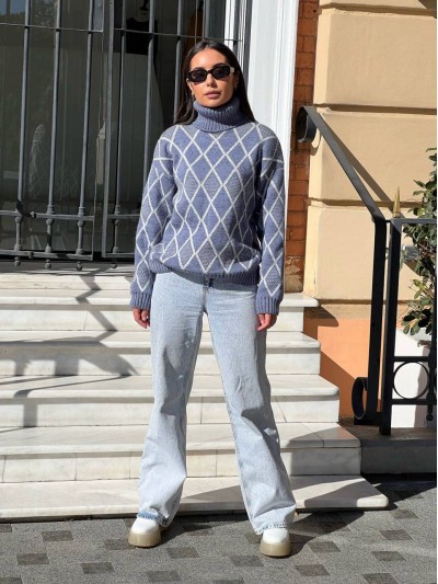 Жіночий светр із горловиною синього кольору 30481