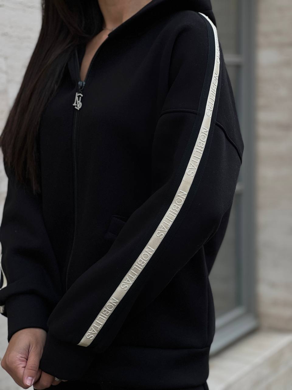 Женский теплый костюм со змейкой черного цвета 25637