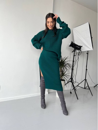 Жіночий теплий костюм зі спідницею смарагдового кольору 30418