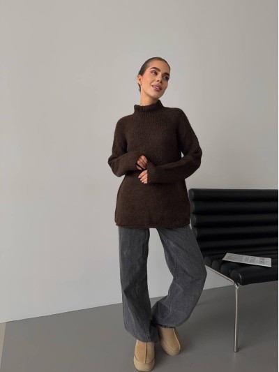 Жіночий теплий светр без шва коричневого кольору 30256
