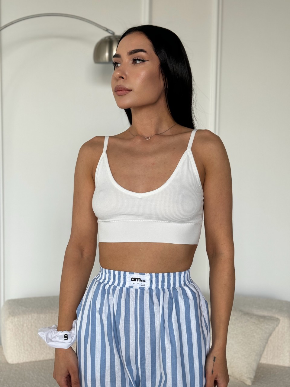 Женский топ белого цвета 27452