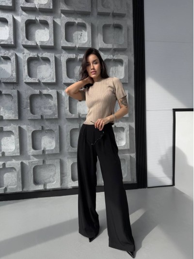 Жіночий топ бежевого кольору 31635