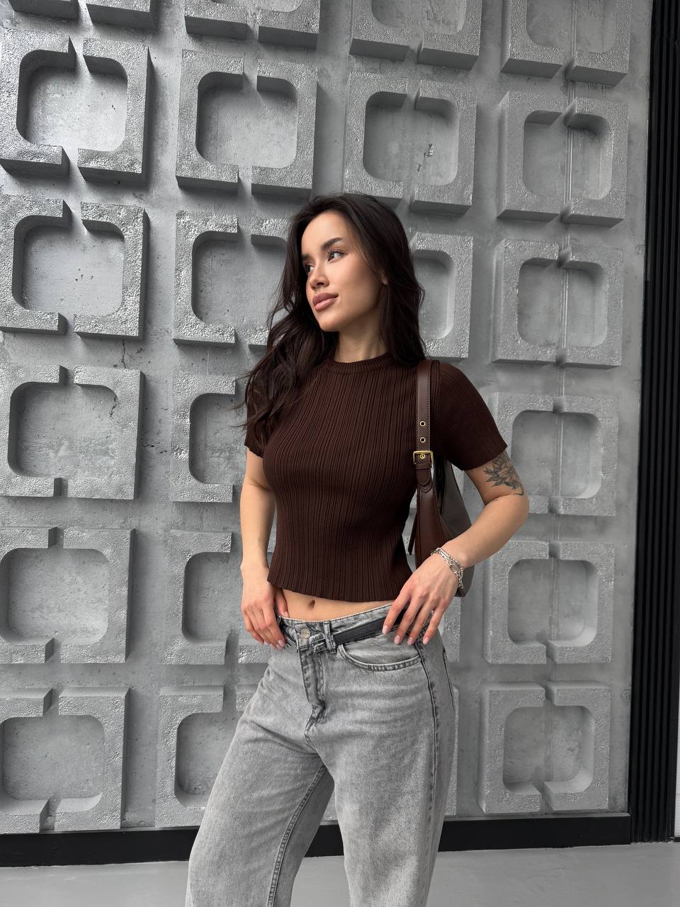 Женский топ коричневого цвета 31638