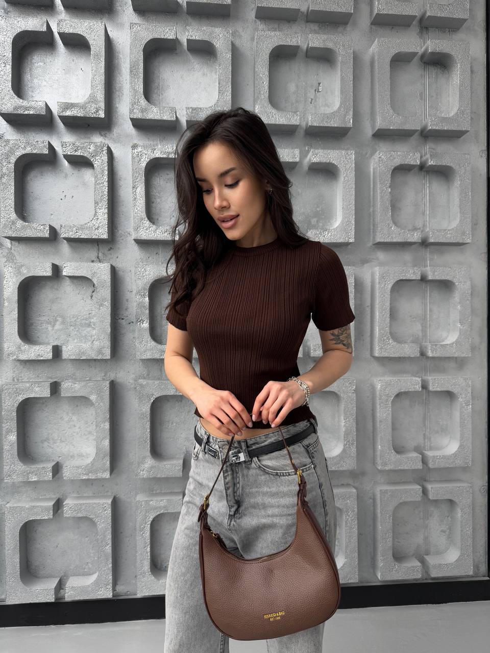 Женский топ коричневого цвета 31638