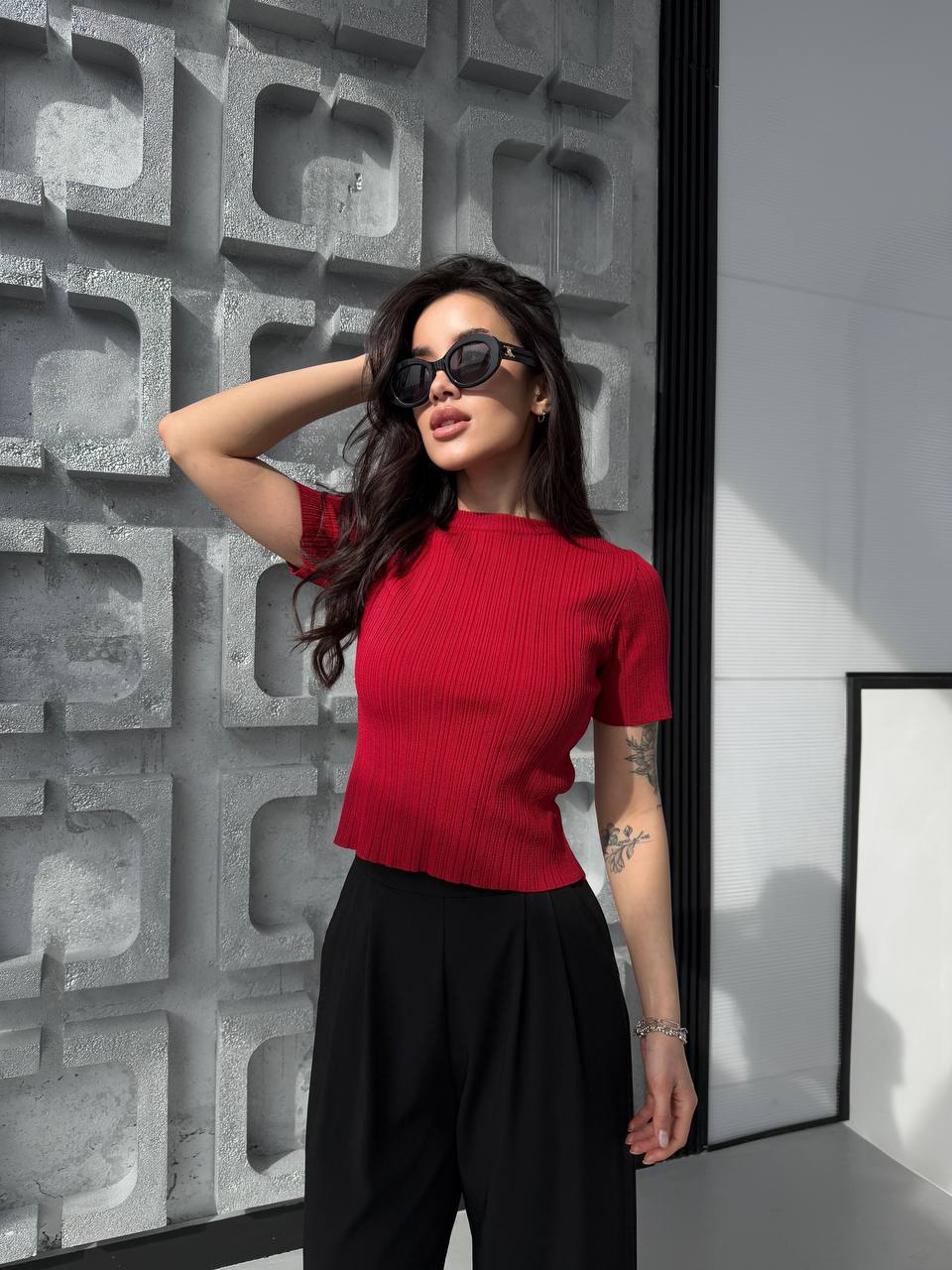 Жіночий топ червоного кольору 31637