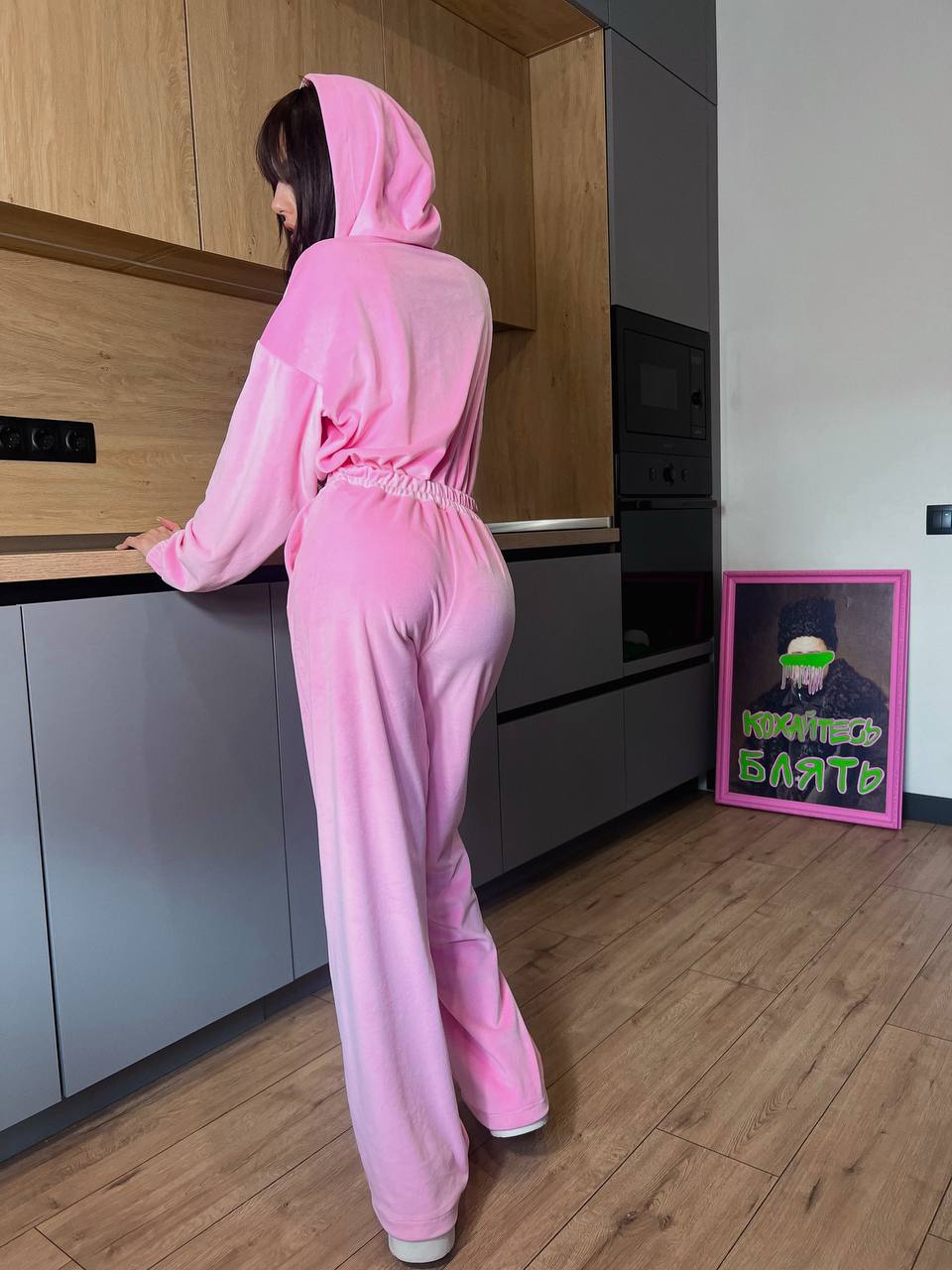 Жіночий велюровий комбінезон рожевого кольору 31142
