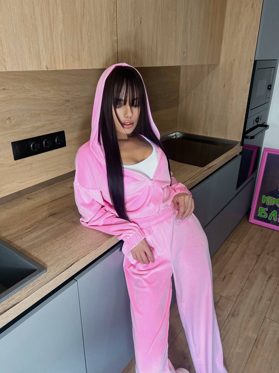 Жіночий велюровий комбінезон рожевого кольору 31142