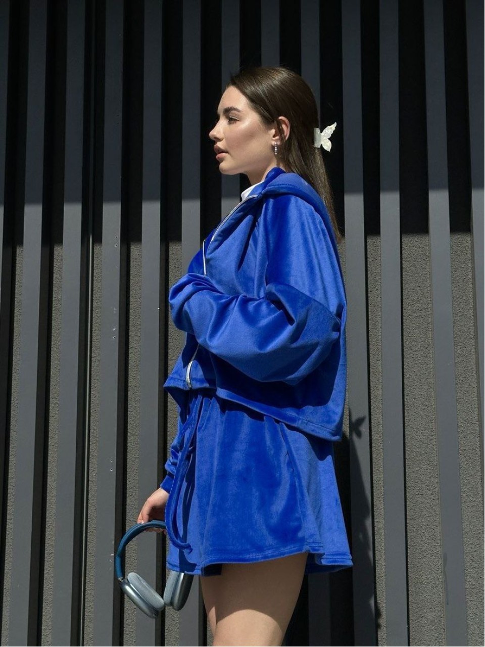 Жіночий велюровий костюм кольору електрик 27465