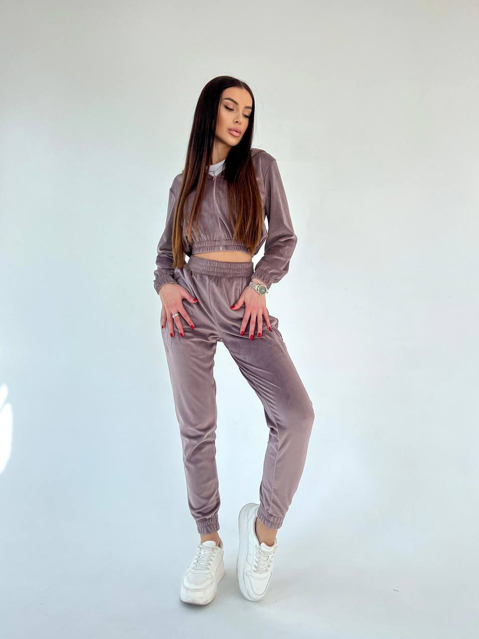 Жіночий велюровий костюм кольору капучiно 26801