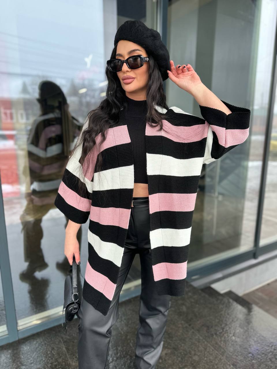 Женский вязаный кардиган черного цвета 30135