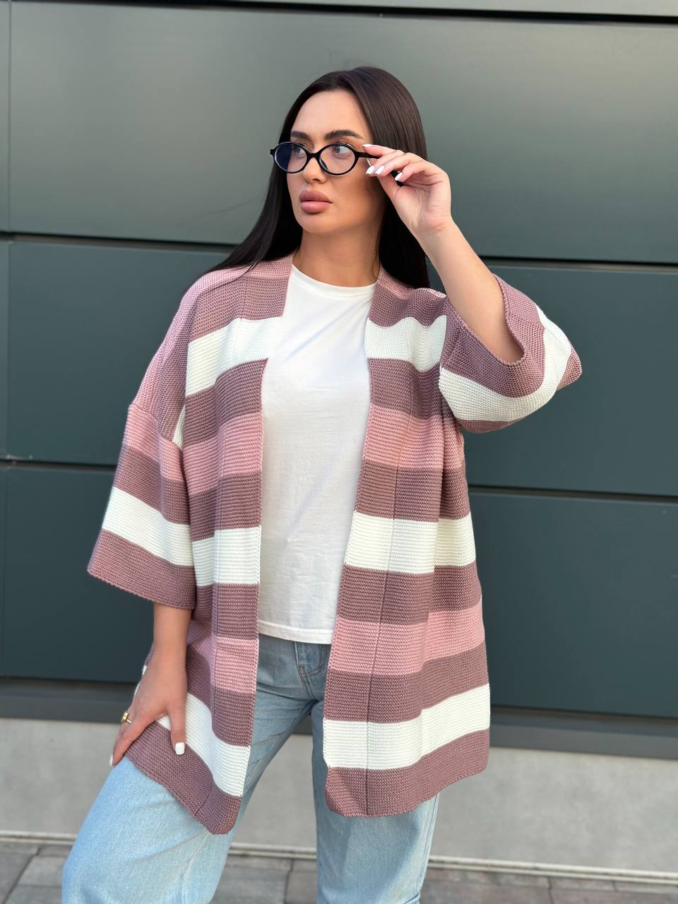 Жіночий в'язаний кардиган пудрового кольору 30138