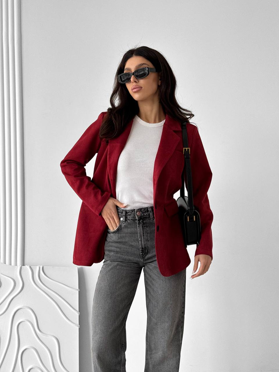 Жіночий замшевий піджак бордового кольору 31556