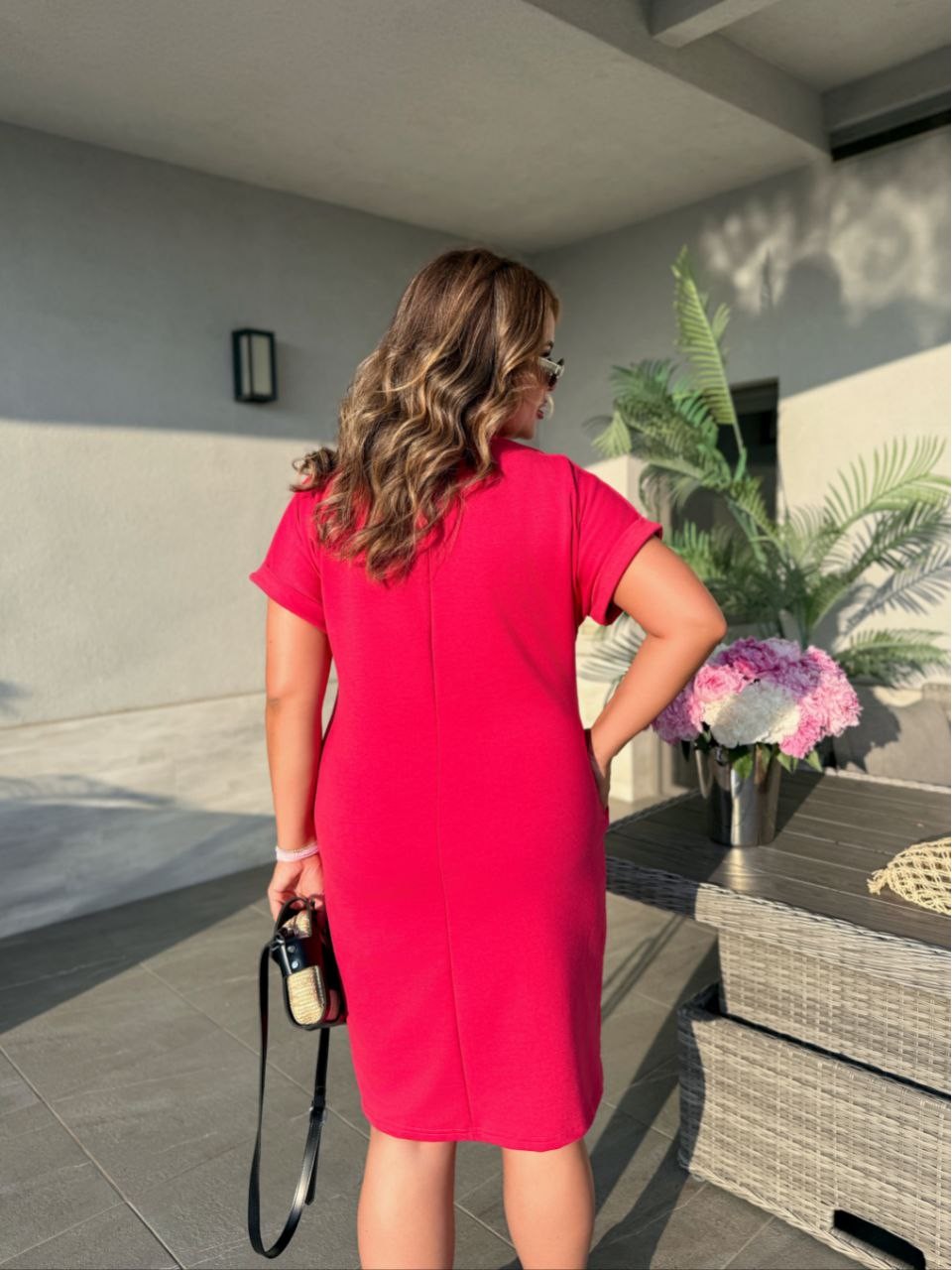 Жіноча літня сукня з малюнком малинового кольору 33490