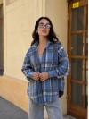 Жіноча байкова сорочка в клітинку вiльного блакитного кольору 35646