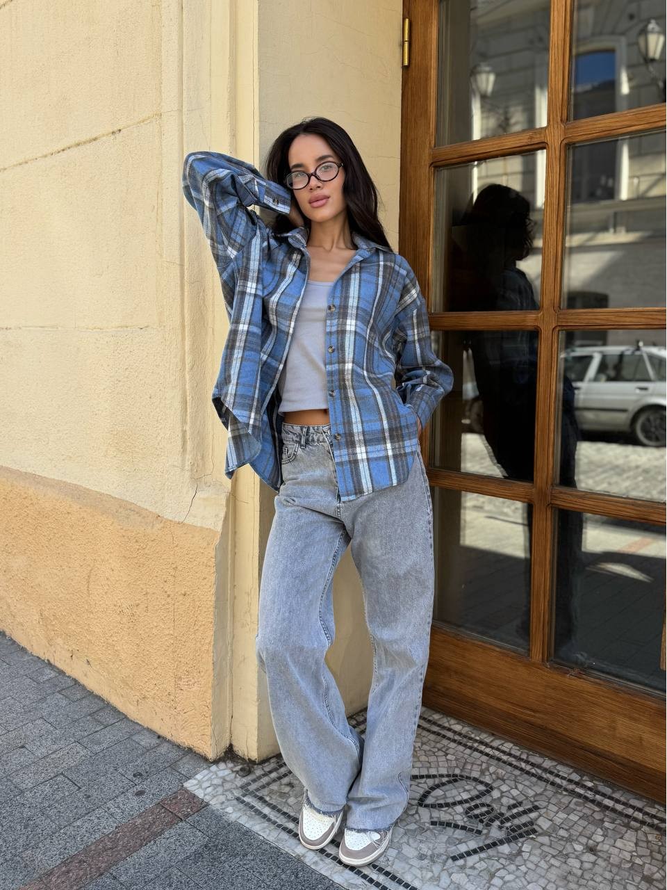 Жіноча байкова сорочка в клітинку вiльного блакитного кольору 35646