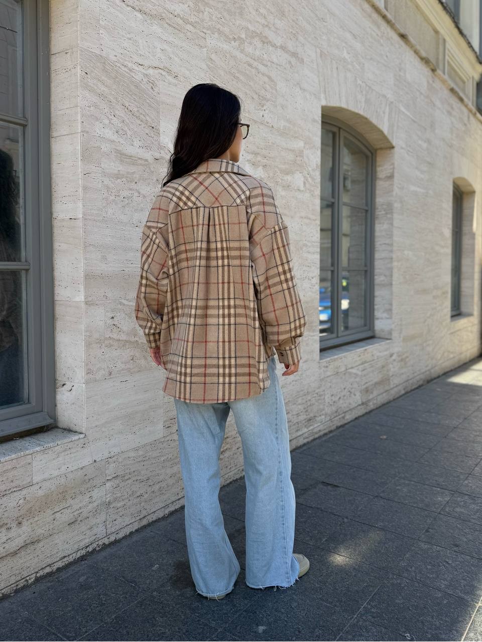 Жіноча байкова сорочка в клітинку вiльного кавового кольору 35642