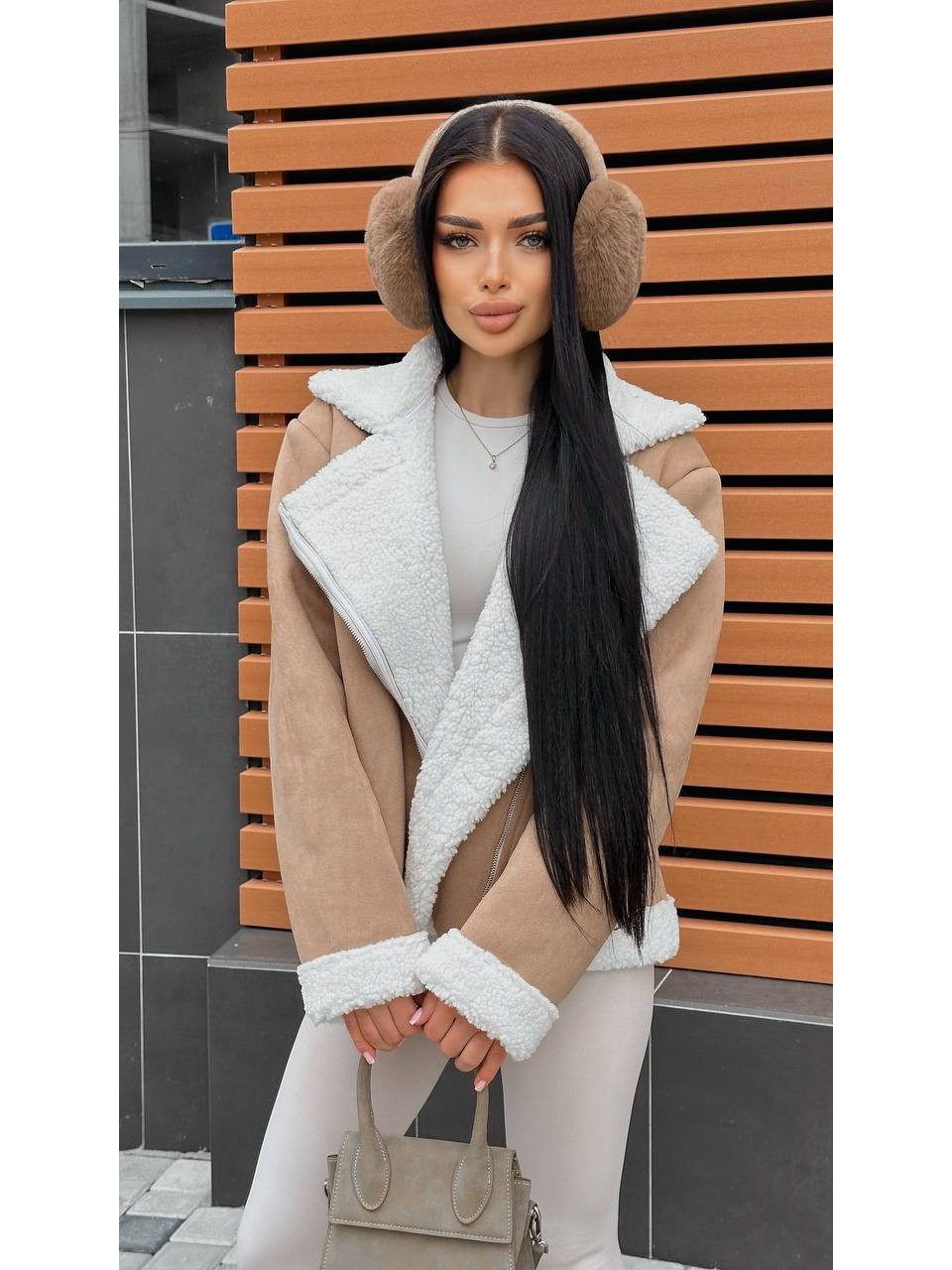 Жіноча дублянка бежевого кольору 35687