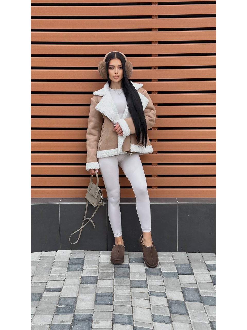 Жіноча дублянка бежевого кольору 35687