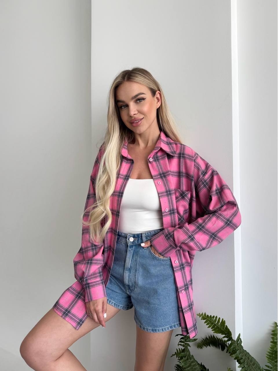Женская фланелевая рубашка в клетку малинового цвета 31863