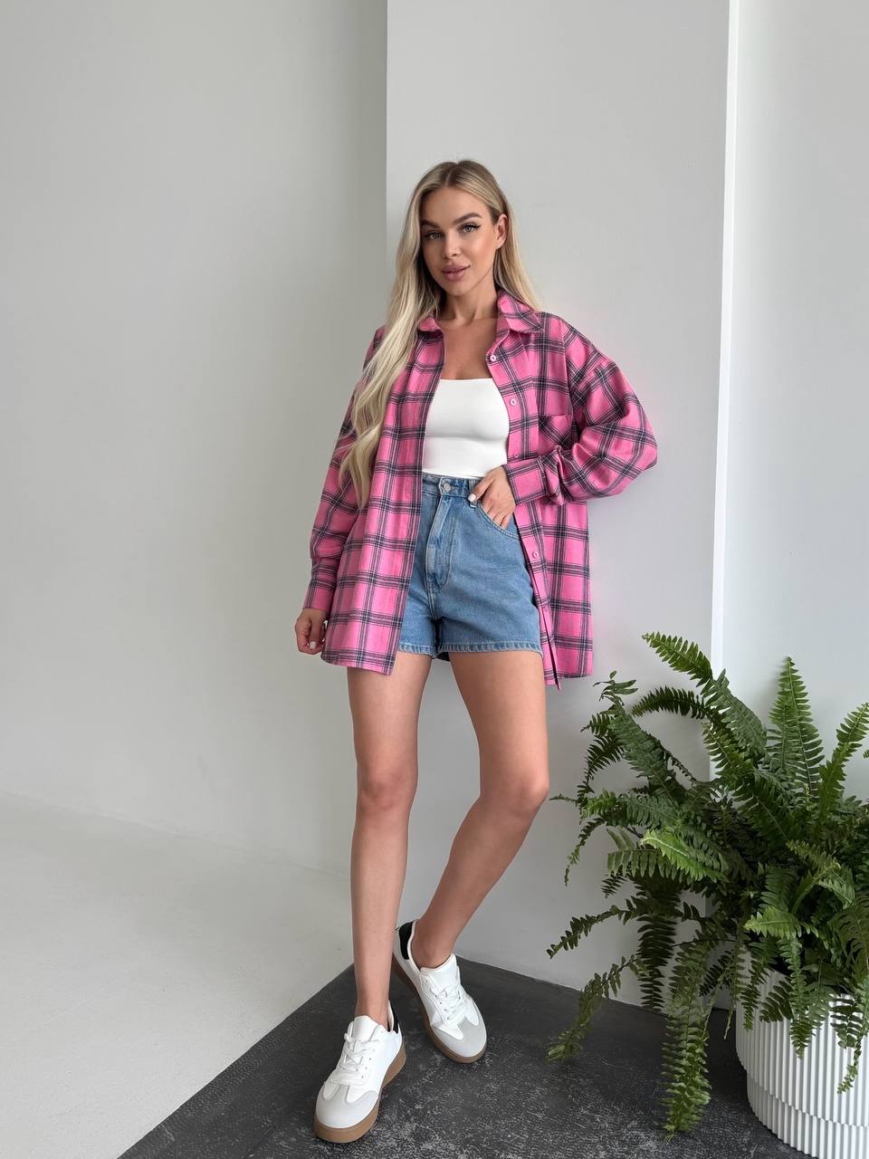 Женская фланелевая рубашка в клетку малинового цвета 31863