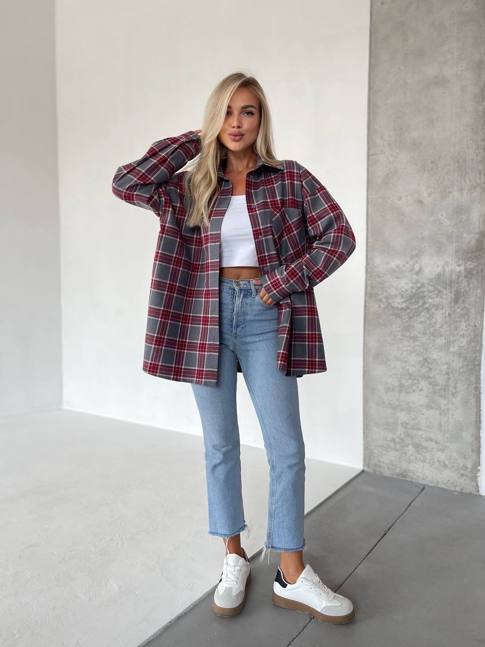 Жіноча фланелева сорочка в клітинку сiрого кольору 31211