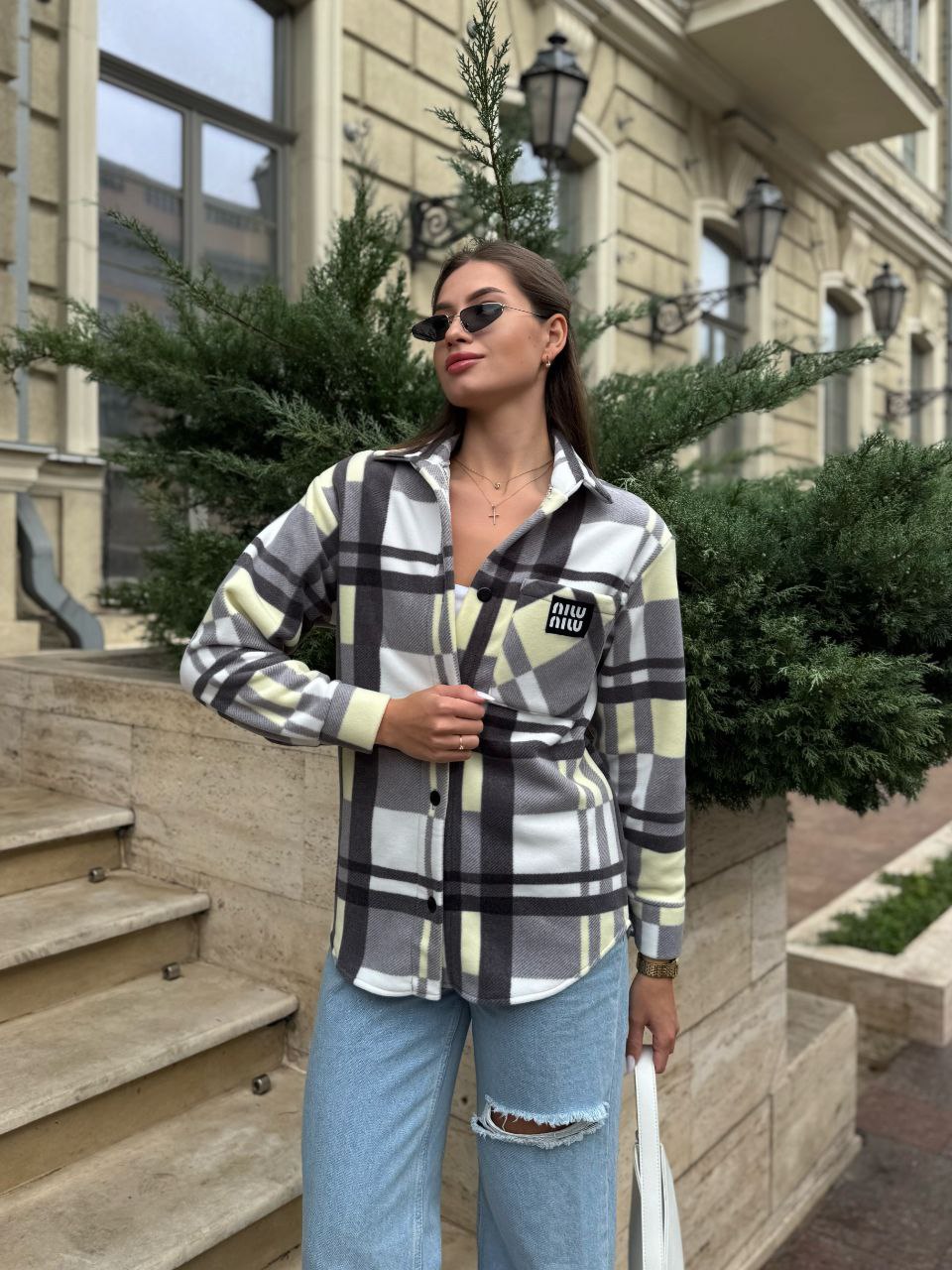 Жіноча флiсова сорочка в клітинку сiрого кольору 35363