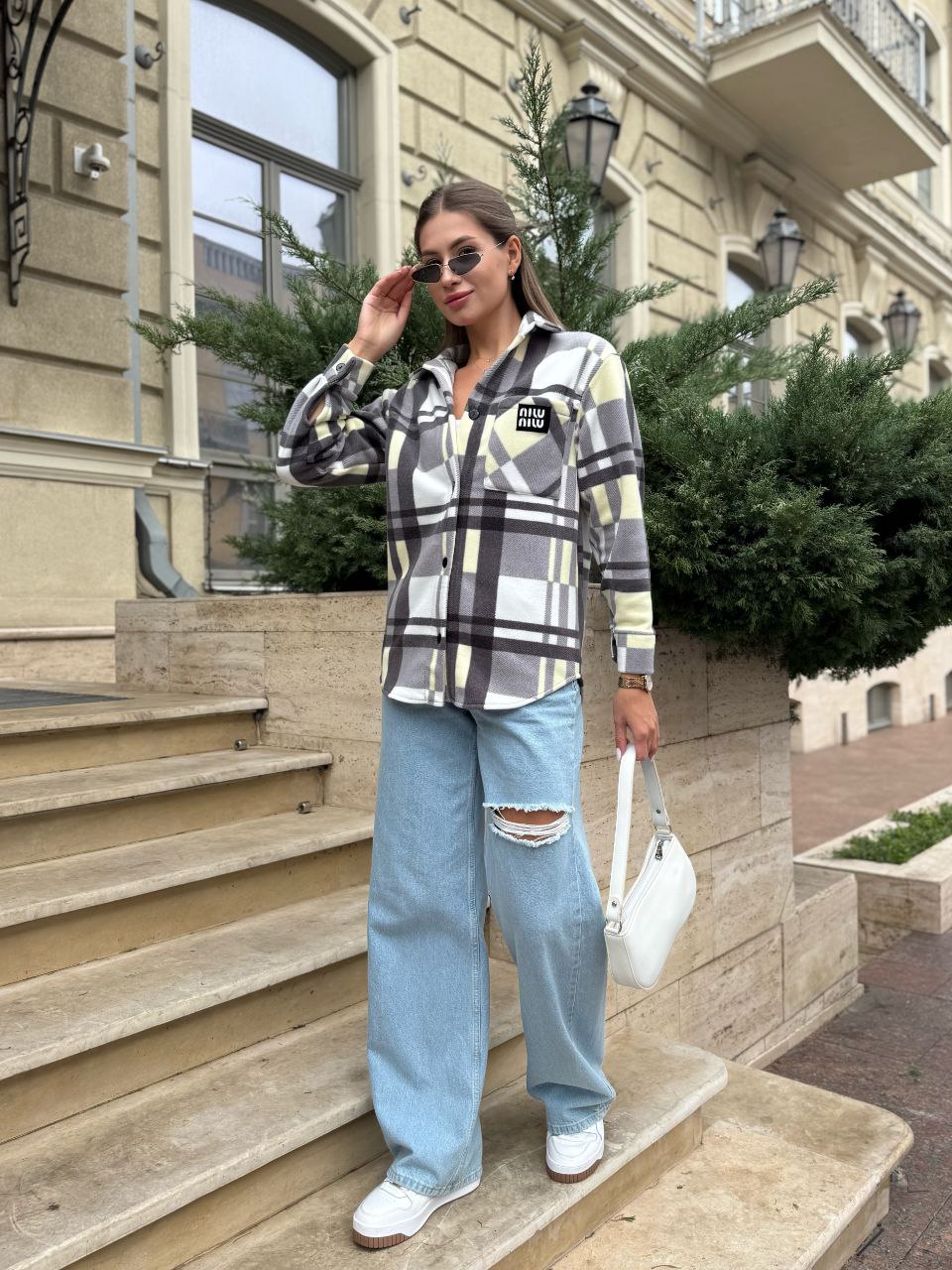 Жіноча флiсова сорочка в клітинку сiрого кольору 35363