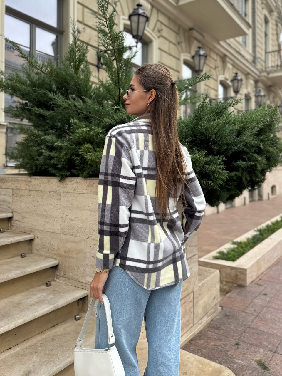 Жіноча флiсова сорочка в клітинку сiрого кольору 35363