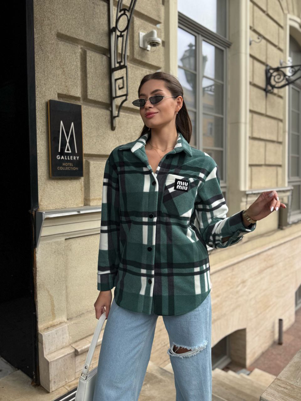 Жіноча флiсова сорочка в клітинку зеленого кольору 35362