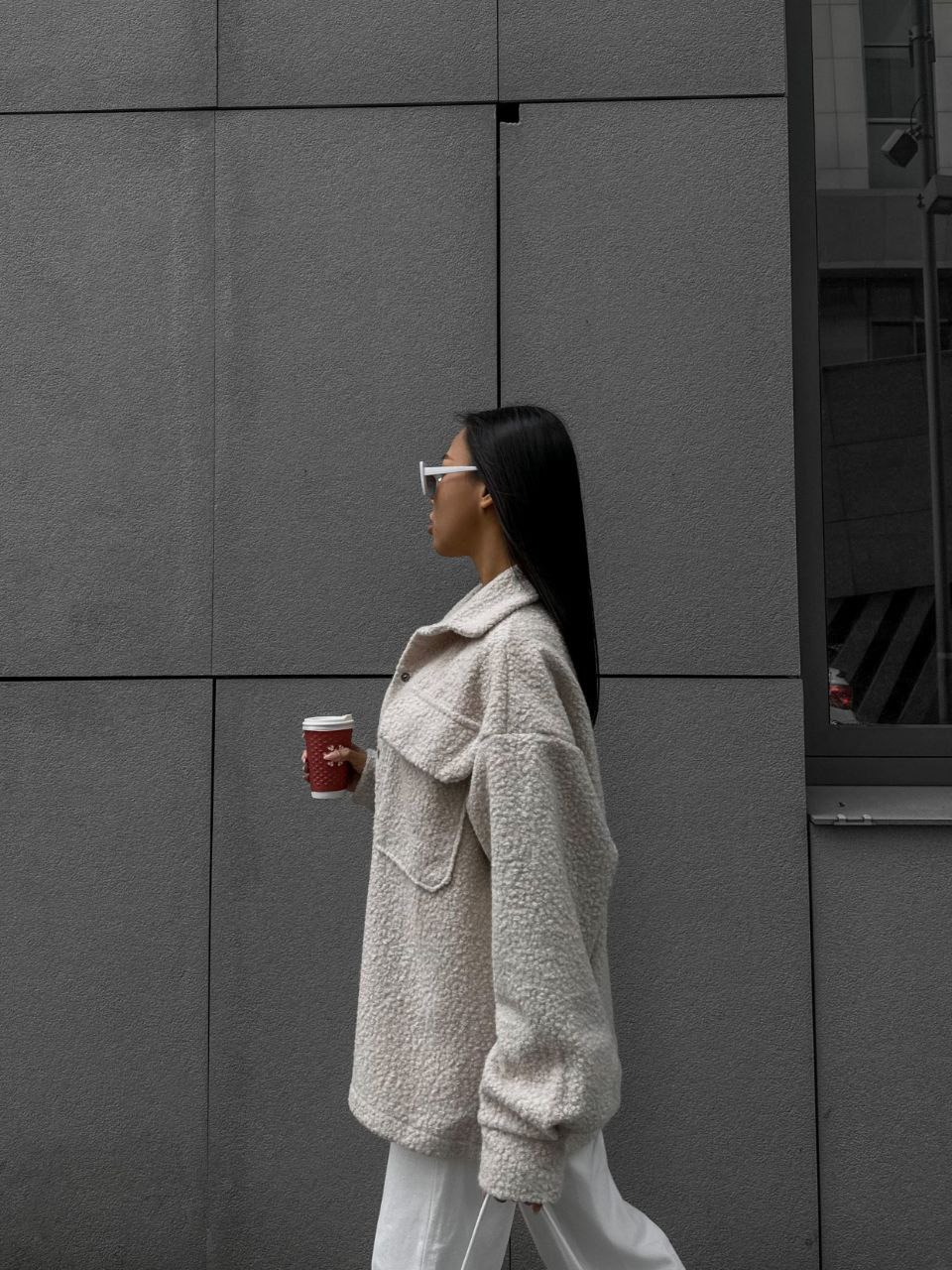 Жіноча сорочка букле бежевого кольору 35525