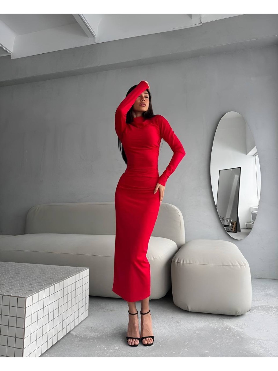 Жіноча сукня максі з горловиною червоного кольору 34822