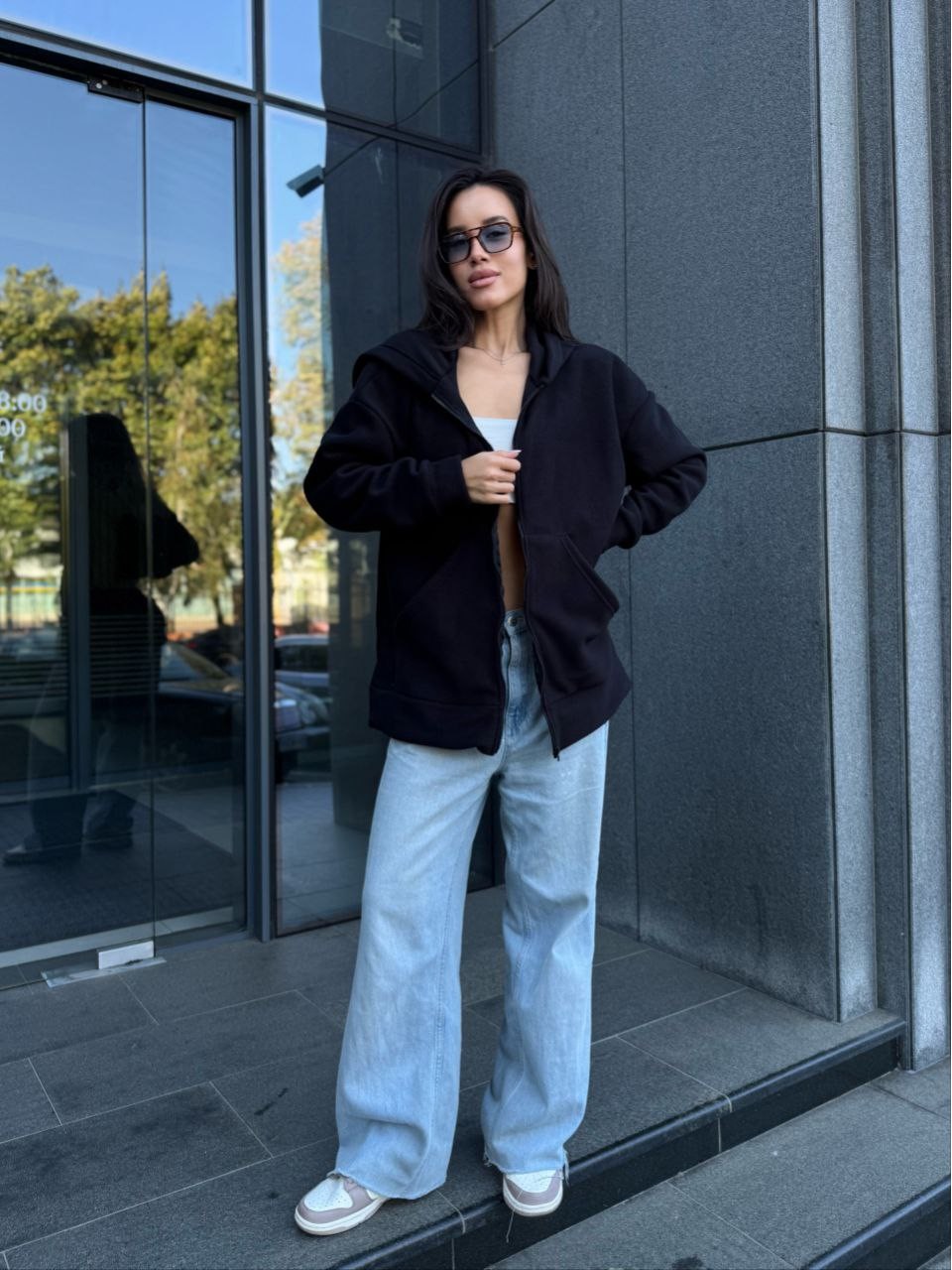 Женская теплая кофта свободного кроя черного цвета 34939