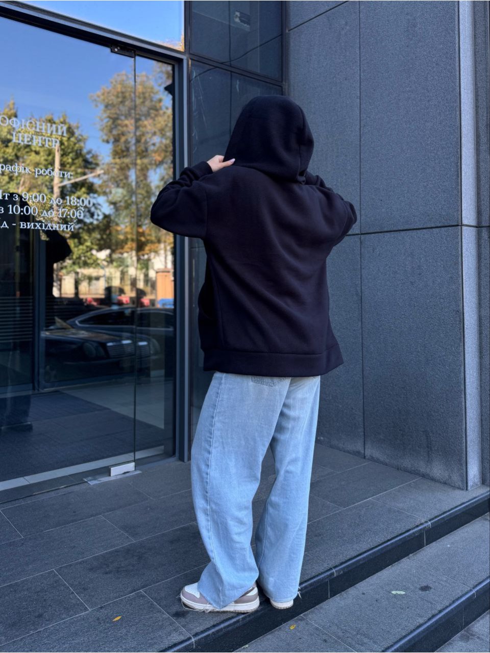 Женская теплая кофта свободного кроя черного цвета 34939