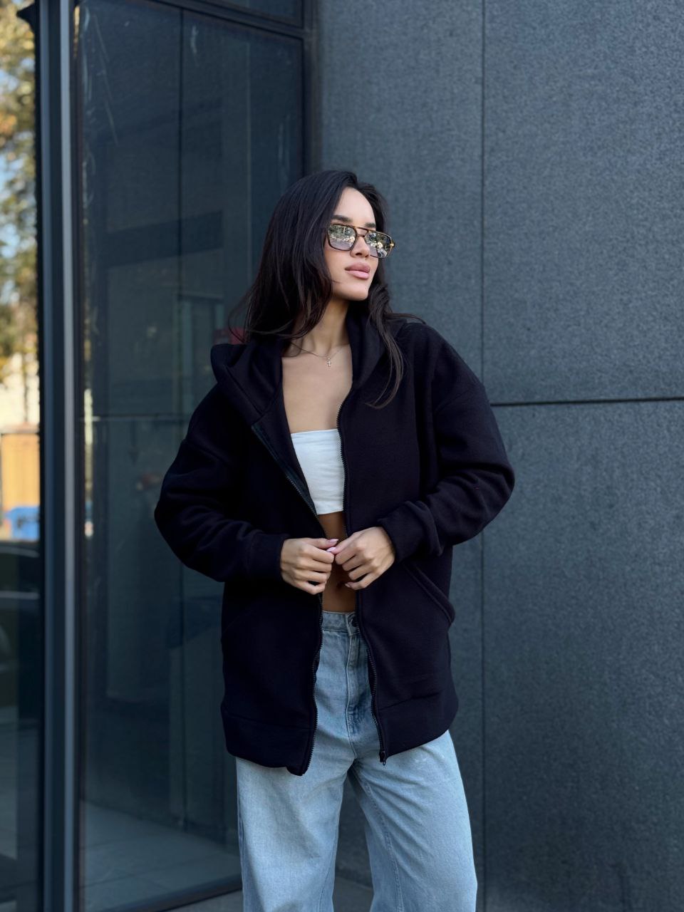 Женская теплая кофта свободного кроя черного цвета 34939