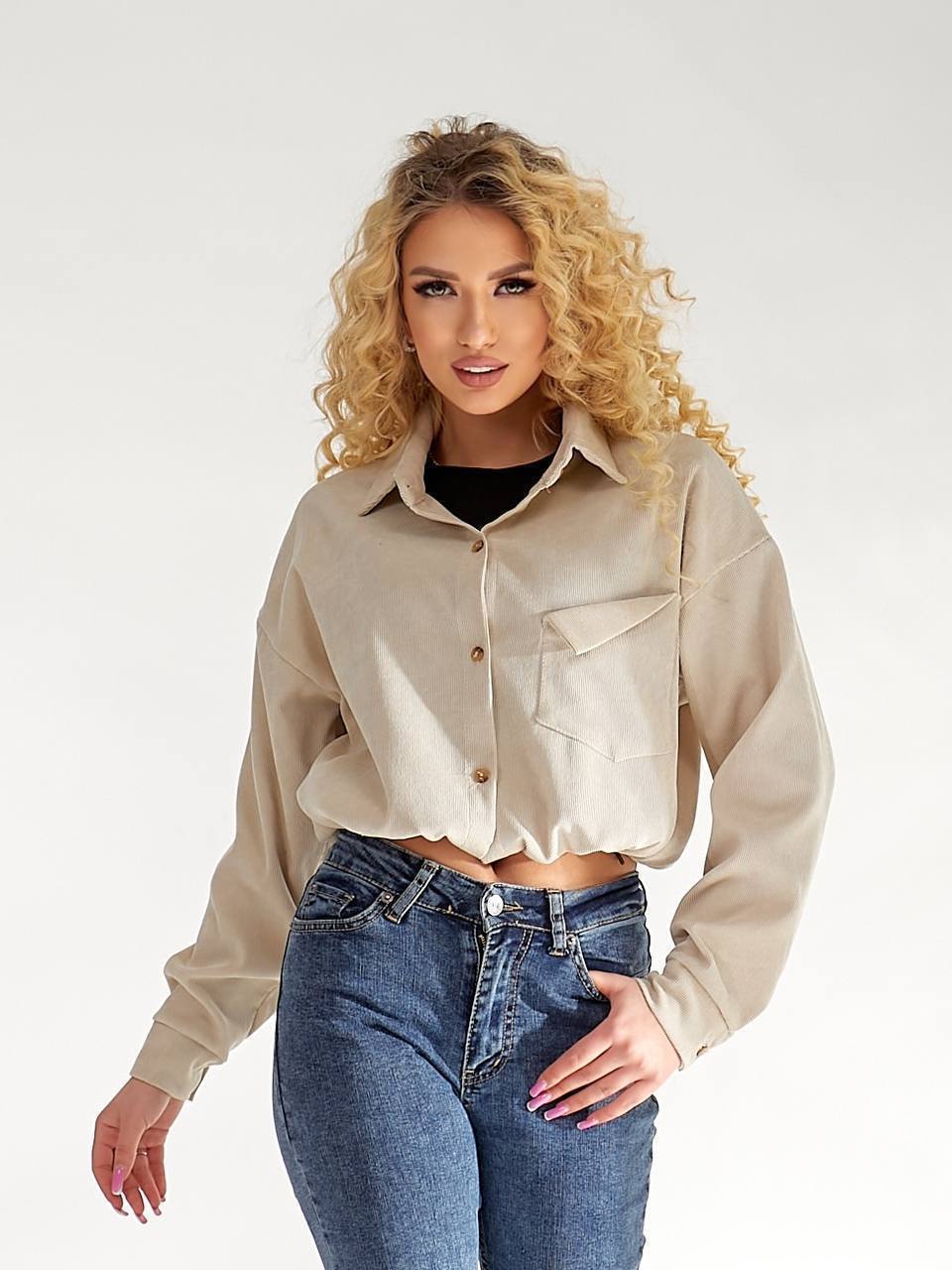 Жіноча вельветова сорочка на резинці бежевого кольору 34231