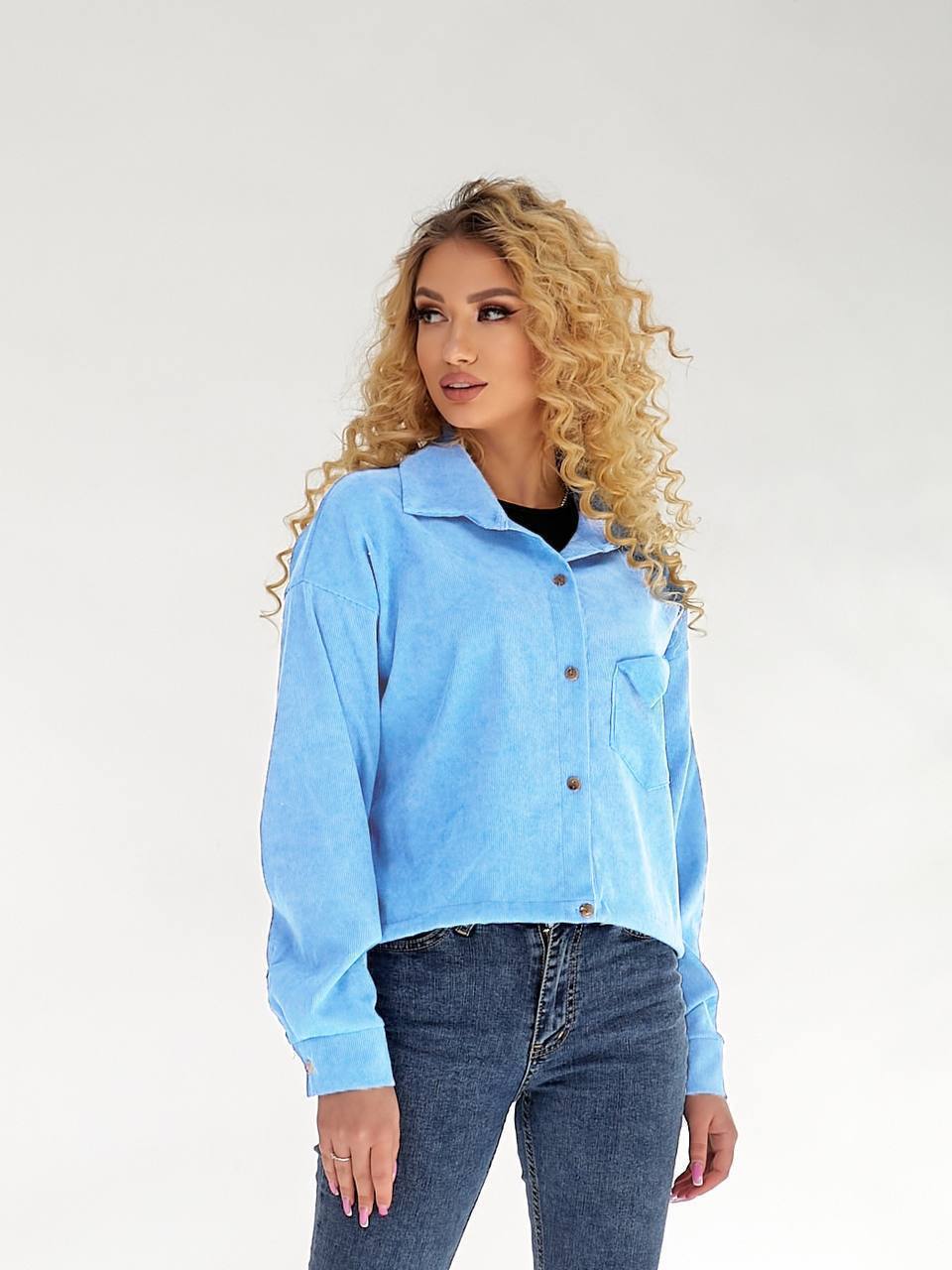 Жіноча вельветова сорочка на резинці блакитного кольору 34227