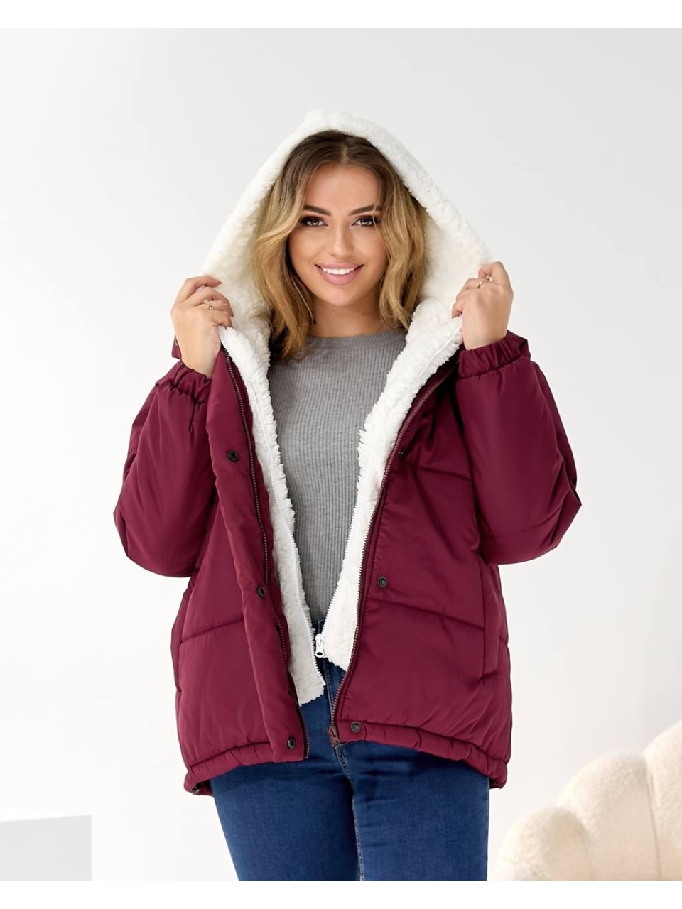 Жіноча зимова куртка бордового кольору 36062