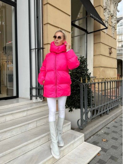 Жіноча зимова куртка с капюшоном малинового кольору 35264