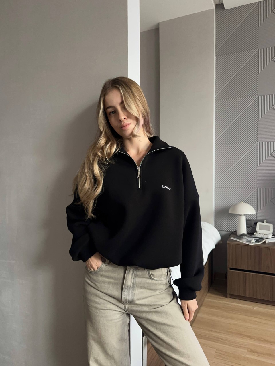 Жіноче худі вільного крою чорного кольору 35139