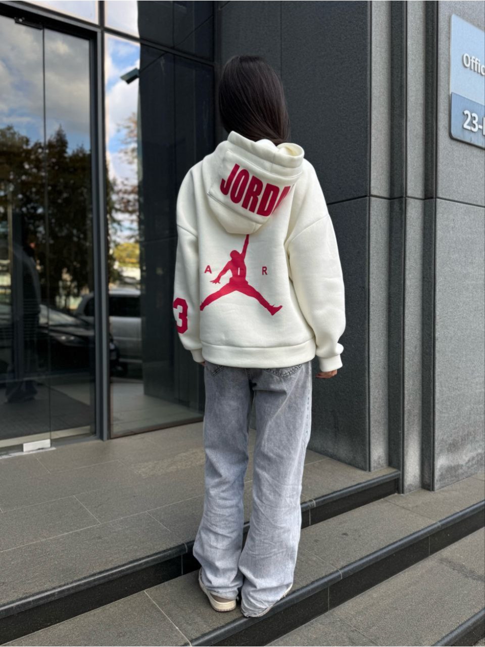 Женское спортивное худи на флисе молочного цвета 35502