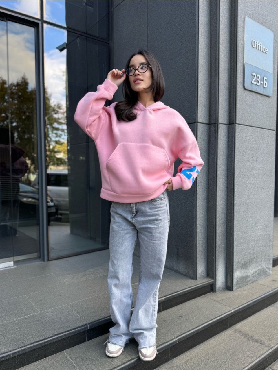 Женское спортивное худи на флисе розового цвета 35501